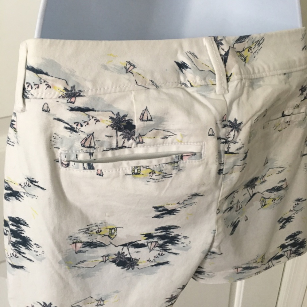 Old Navy Le Pixie Tropical White Blue Beach Shorts. Size OR - Picture 5 of 6